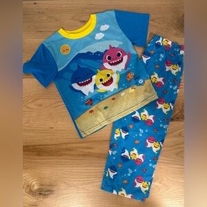 Nickelodeon Blue & Yellow Baby Shark Pajama Set-Unisex